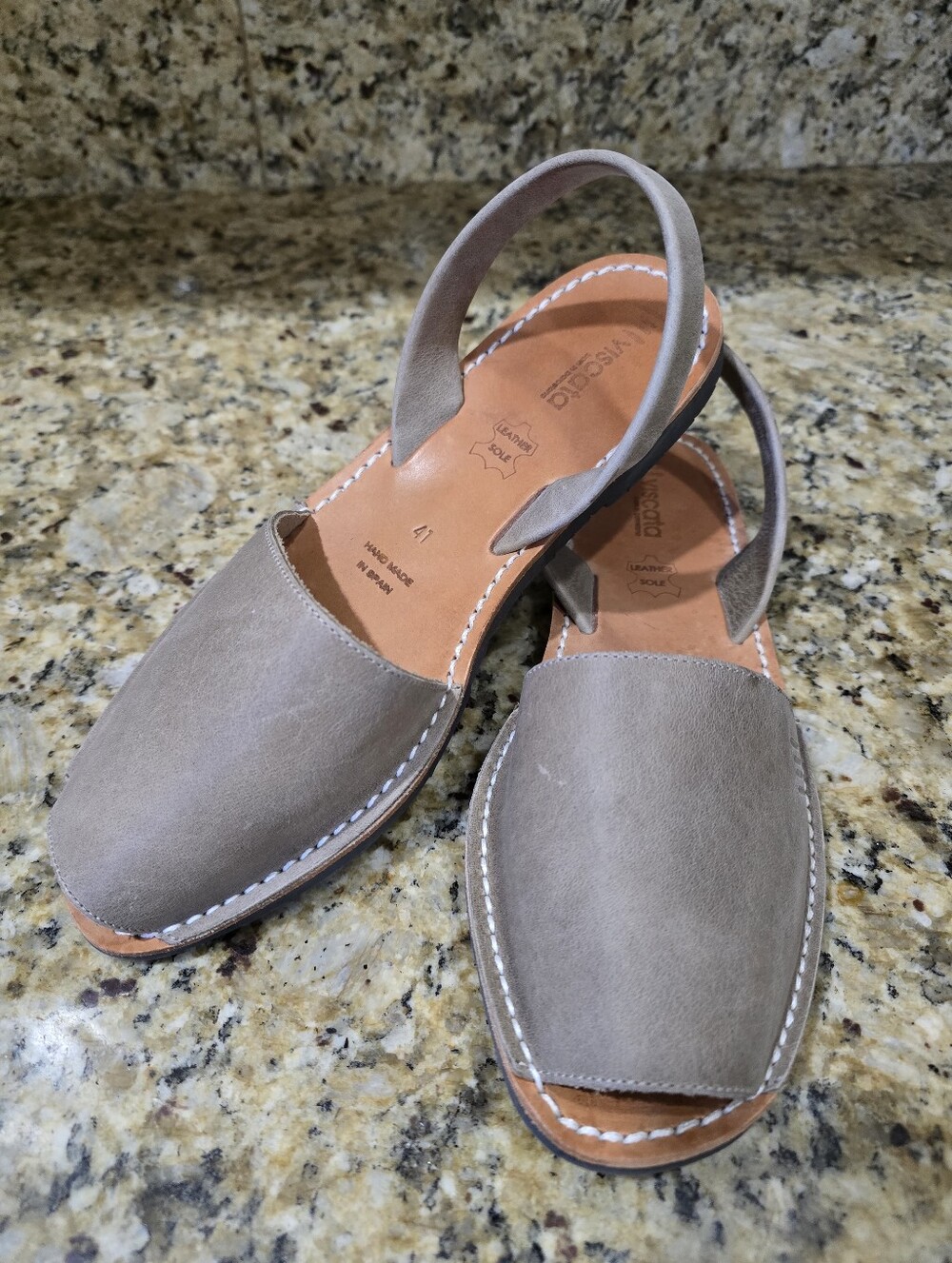 Viscata Tan Leather Flat Sandal 9.5 (41) sling back Open Toe